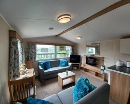 lounge/ diner
