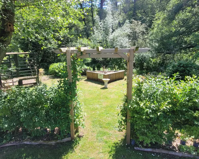 Lincomb Lock - garden