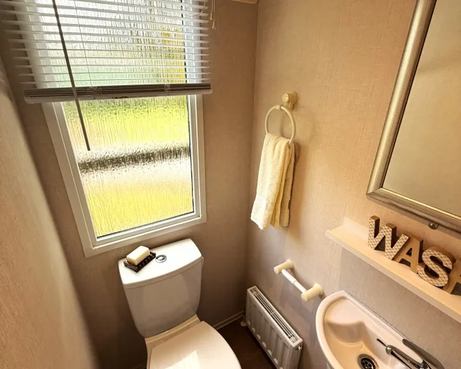 Atlas Chorus Bathroom