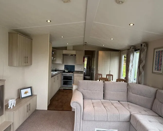 Hillandale Victory Lounge