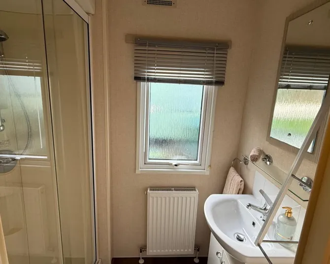 Hillandale Victory Shower Room