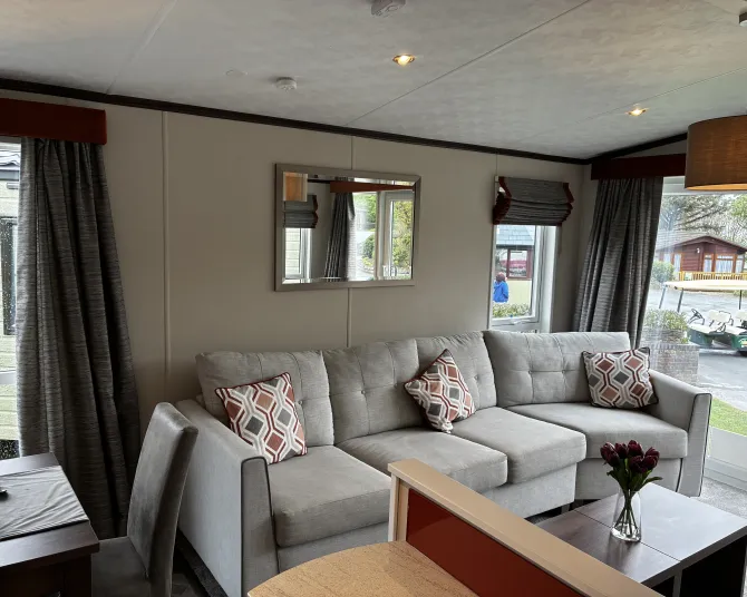 Lounge 2